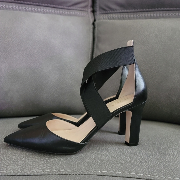 Cole Haan black pointy-toe heels. Classic. EUC. - Picture 3 of 5